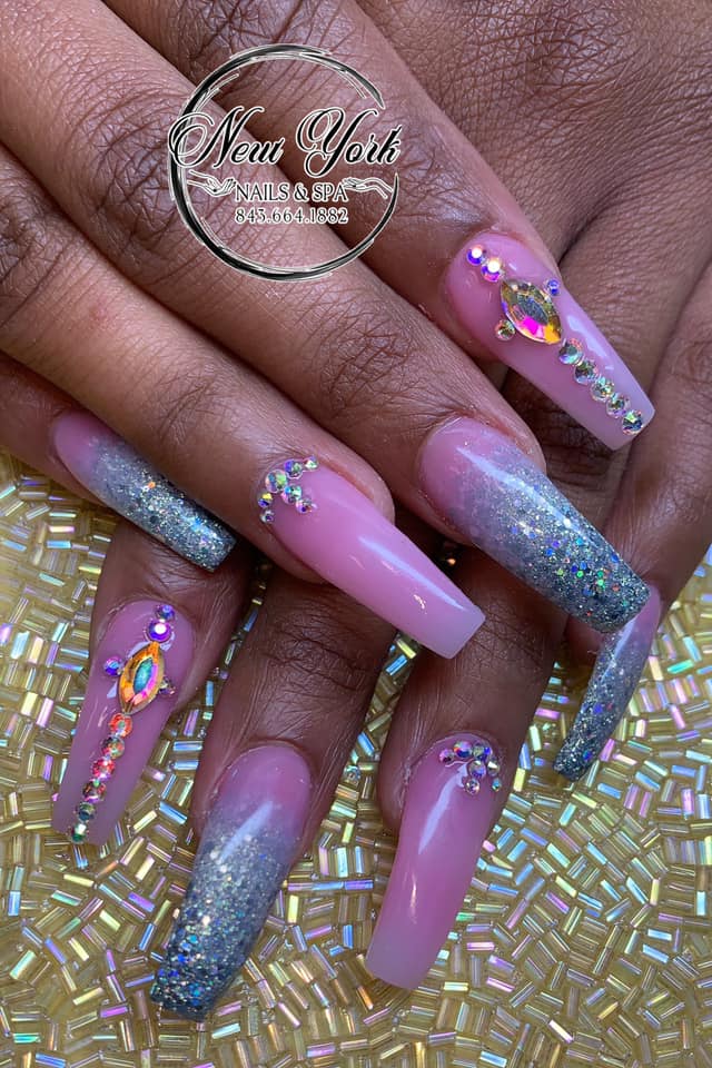 New York Nails & Spa logo